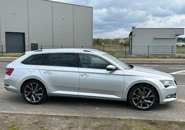 skoda superb Skoda Superb cena 85000 przebieg: 157200, rok produkcji 2019 z Lubawa